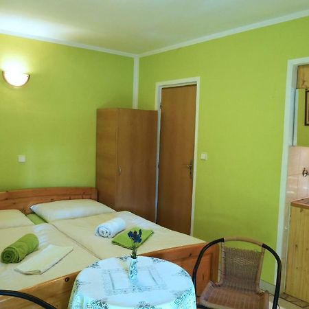 Apartman Pri Zamocku Bešeňová Εξωτερικό φωτογραφία